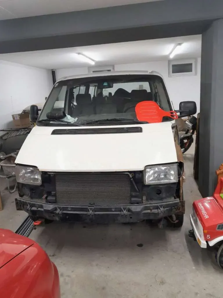 Volkswagen T4 1999 photo 2