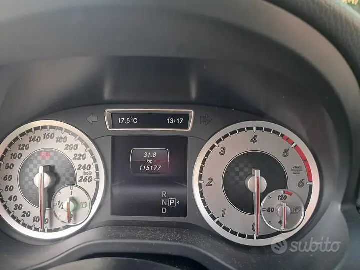 Mercedes-Benz A 200D 2015 photo 2