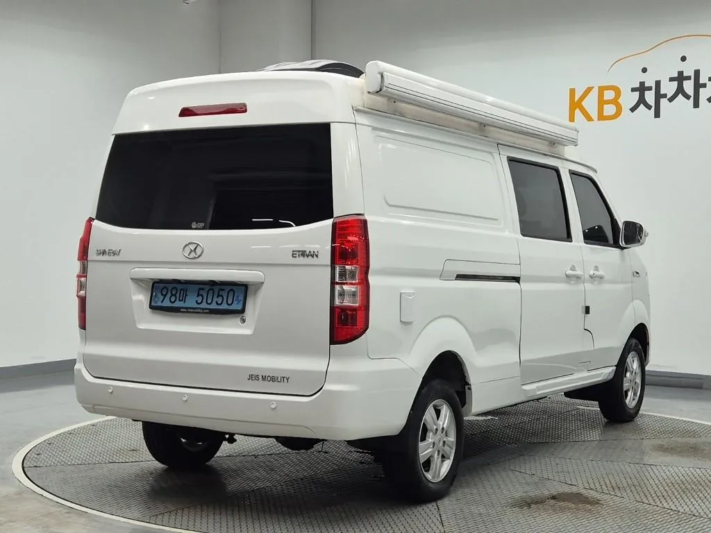 KG Mobility Itevan 2023 photo 3