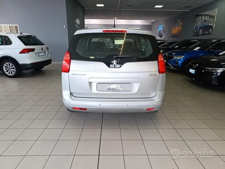 Peugeot 5008 2011 photo 5