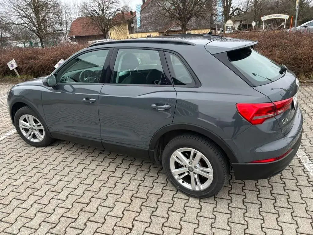Audi Q3 2019 photo 3