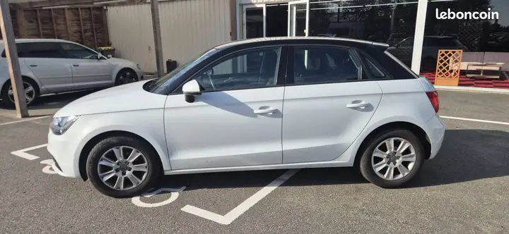 Audi A1 2014 photo 2