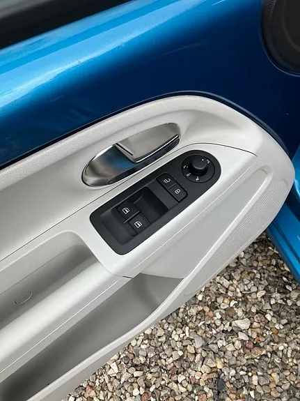 Volkswagen Up 2017 photo 5