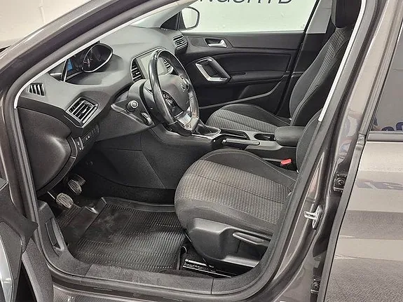 Peugeot 308 2018 photo 2