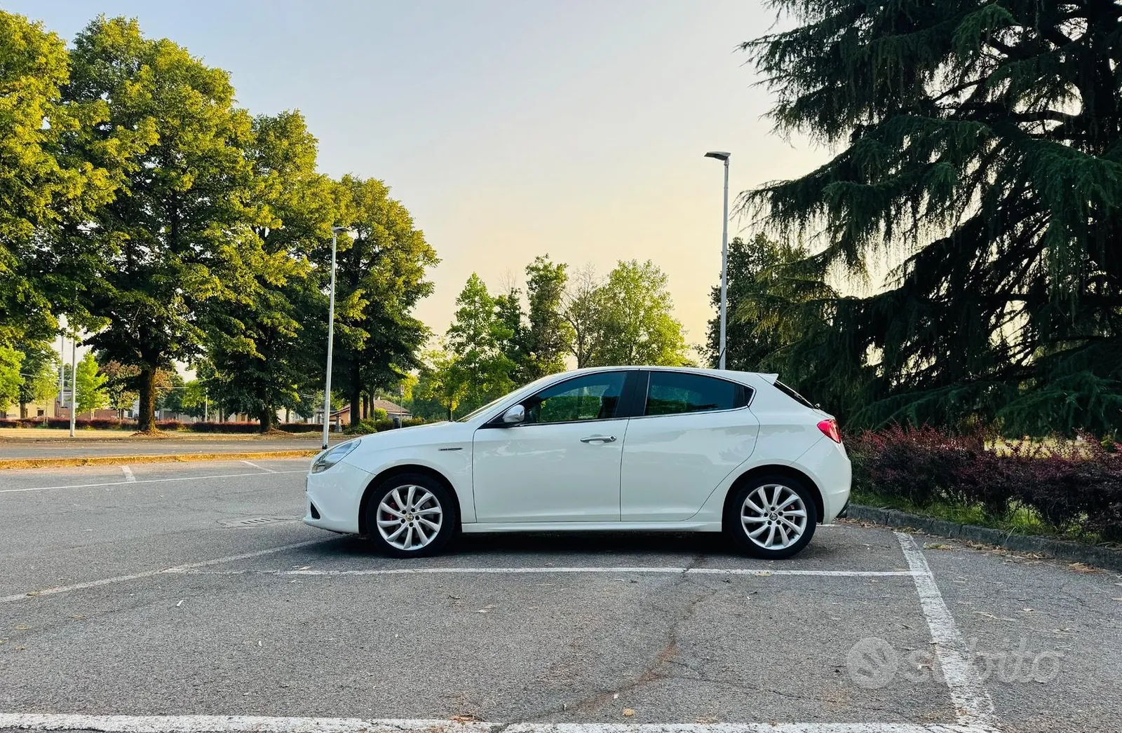 Alfa Romeo Giulietta 2012 photo 2