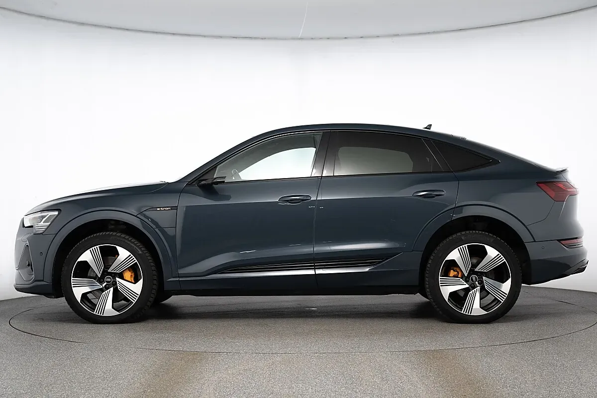 Audi E-Tron 2022 photo 2