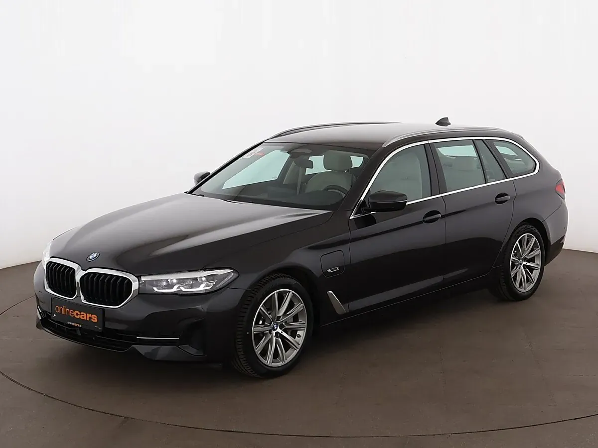 BMW 5 Series 2022 photo 2