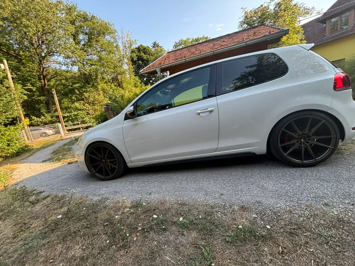 Volkswagen Golf 2011 photo 3