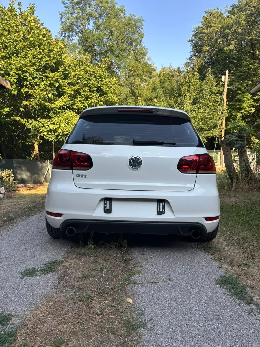Volkswagen Golf 2011 photo 2