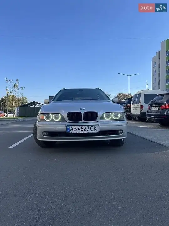 BMW 5 Series 2002 photo 2