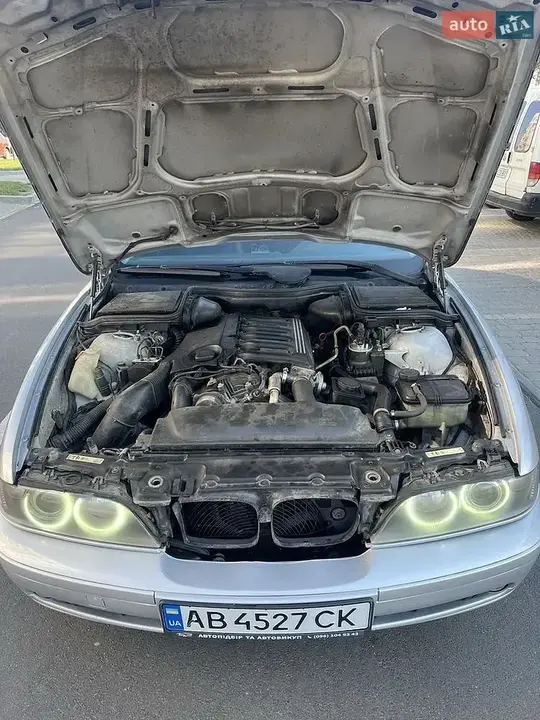BMW 5 Series 2002 photo 4
