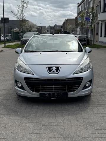 Peugeot 207 2011 photo 2