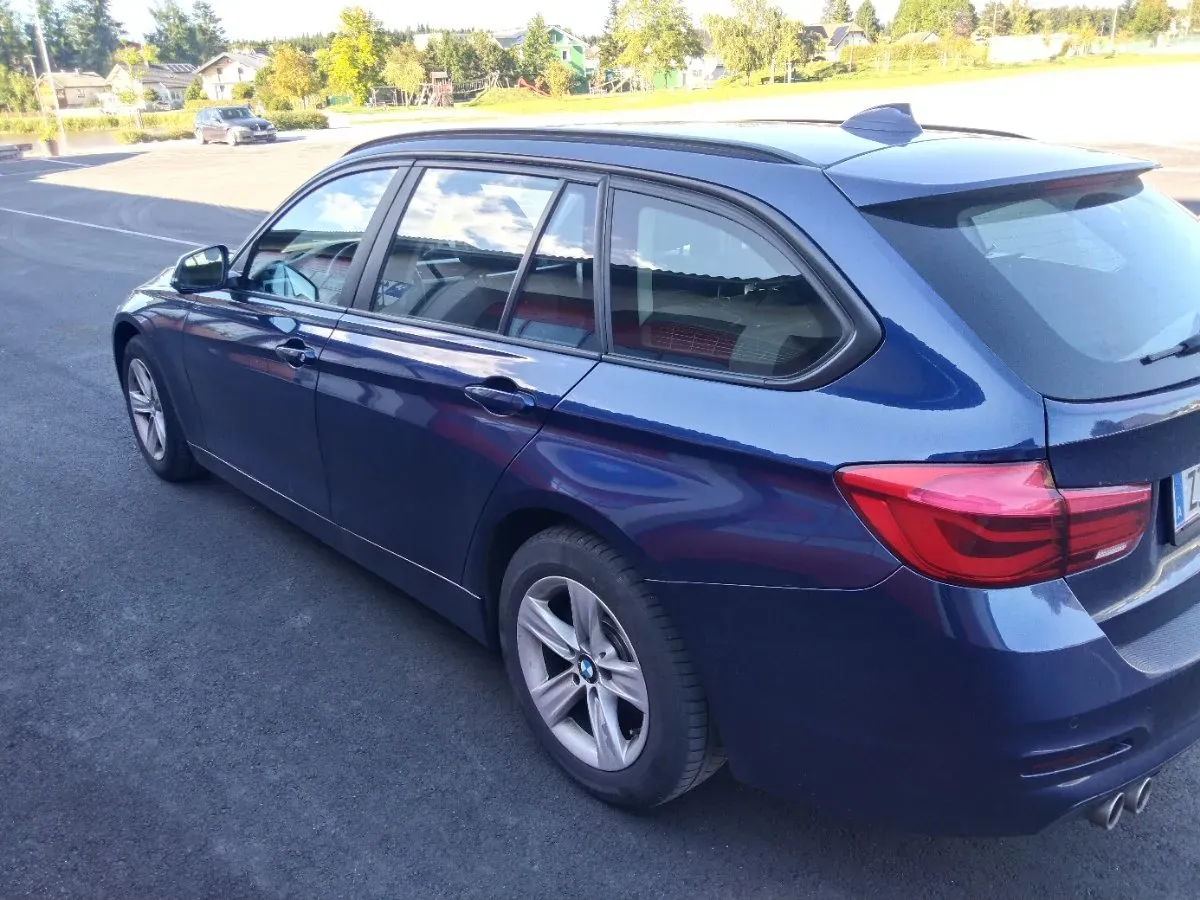 BMW 3 Series 2019 photo 3