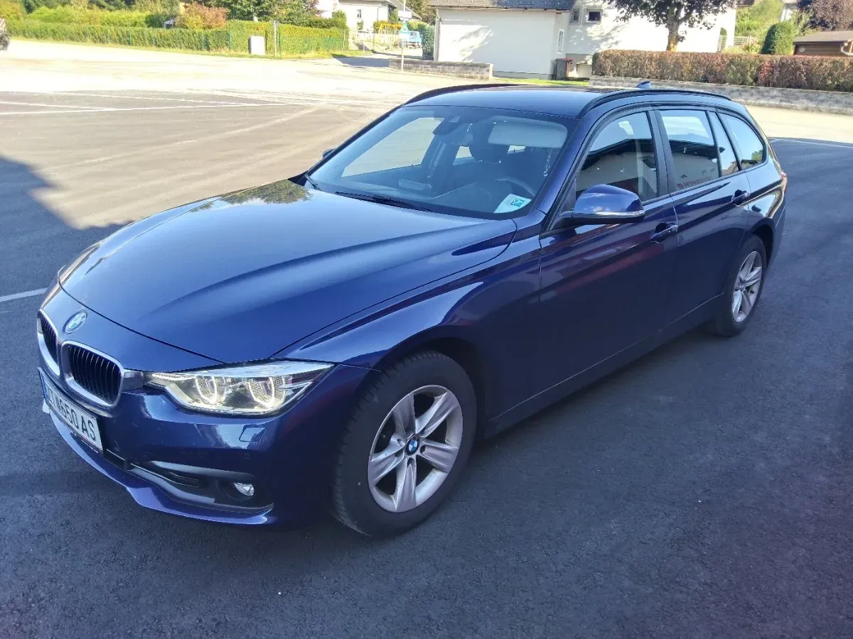 BMW 3 Series 2019 photo 2