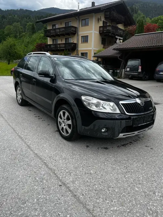 Skoda Octavia 2012 photo 2