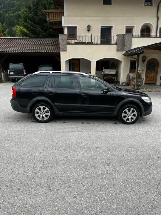 Skoda Octavia 2012 photo 3