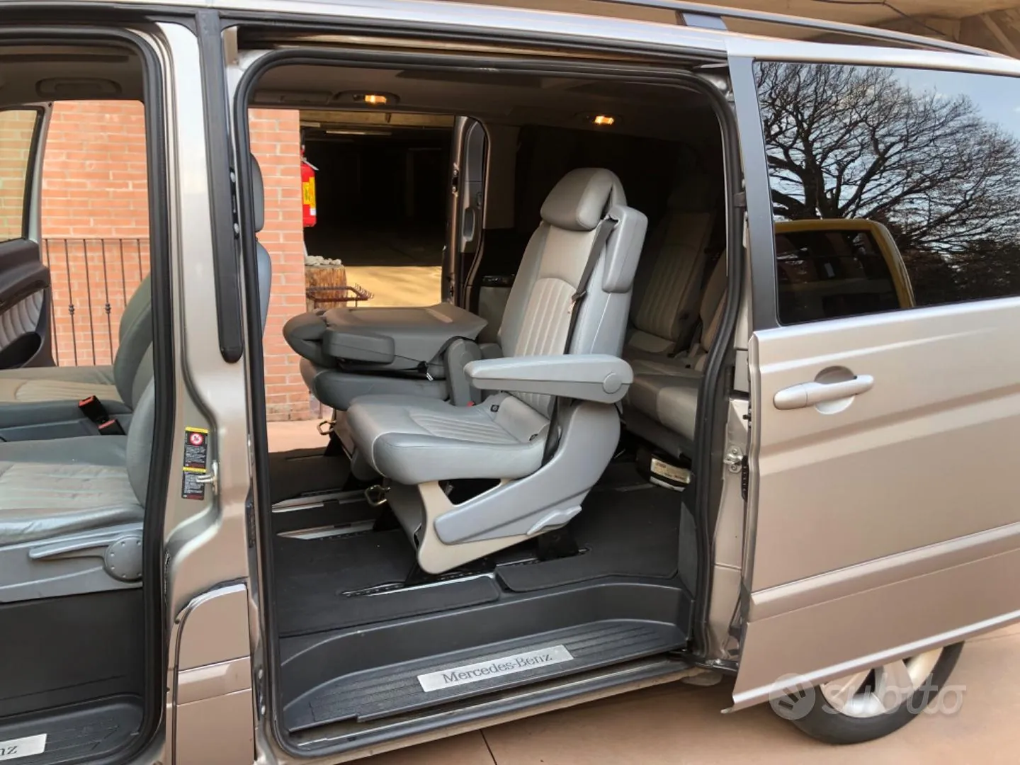 Mercedes-Benz Viano 2011 photo 5