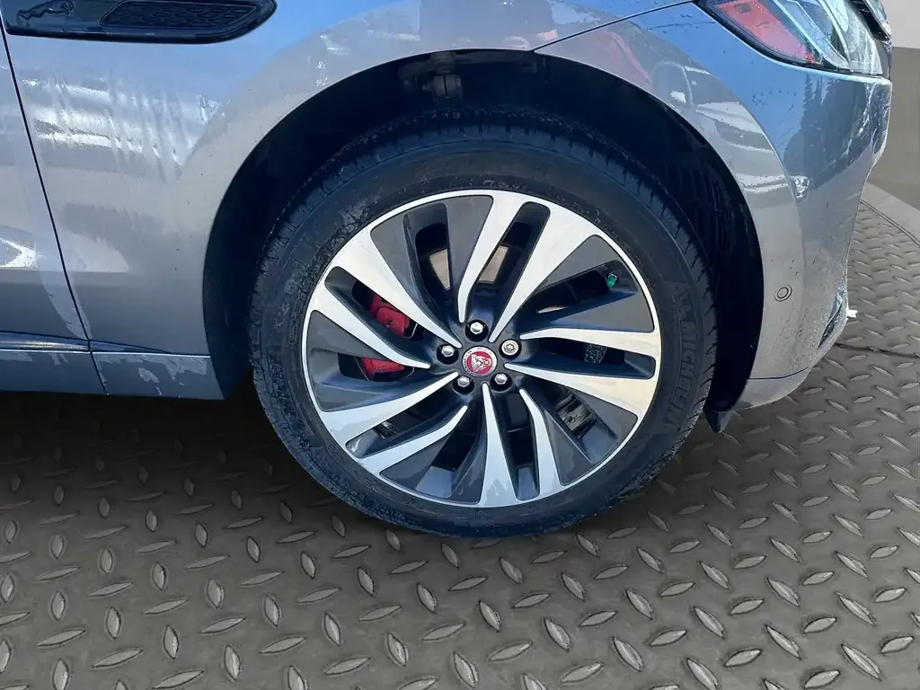 Jaguar F-Pace 2021 photo 2