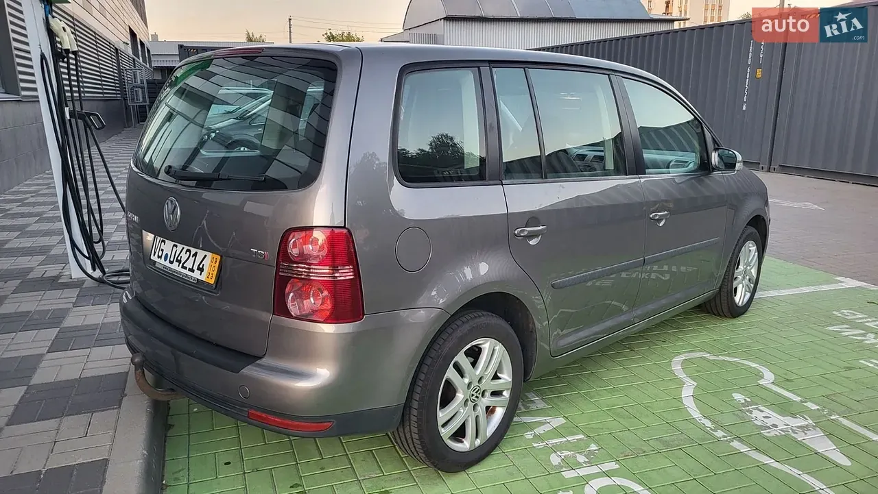 Volkswagen Touran 2007 photo 4
