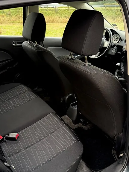 Mazda 2 2010 photo 3