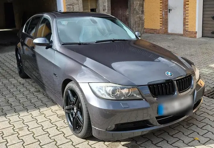 BMW E90