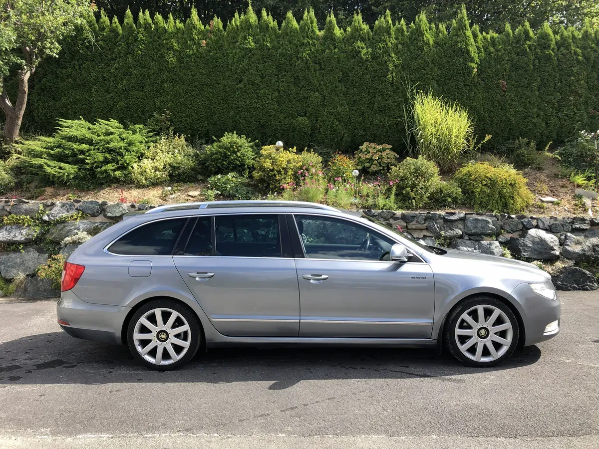 Skoda Superb 2013 photo 3