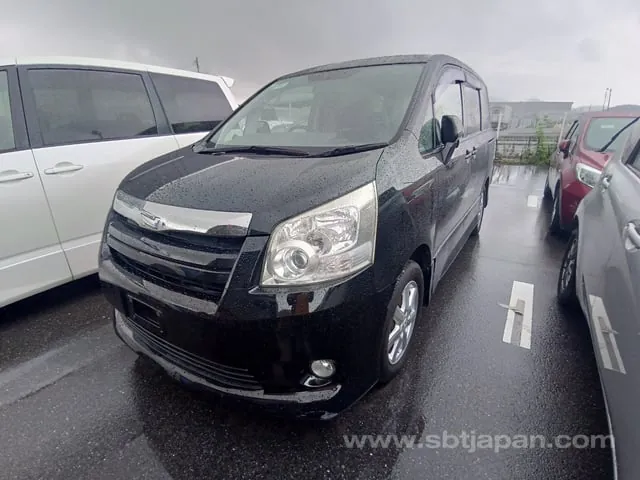 Toyota Noah S 2007 photo 2