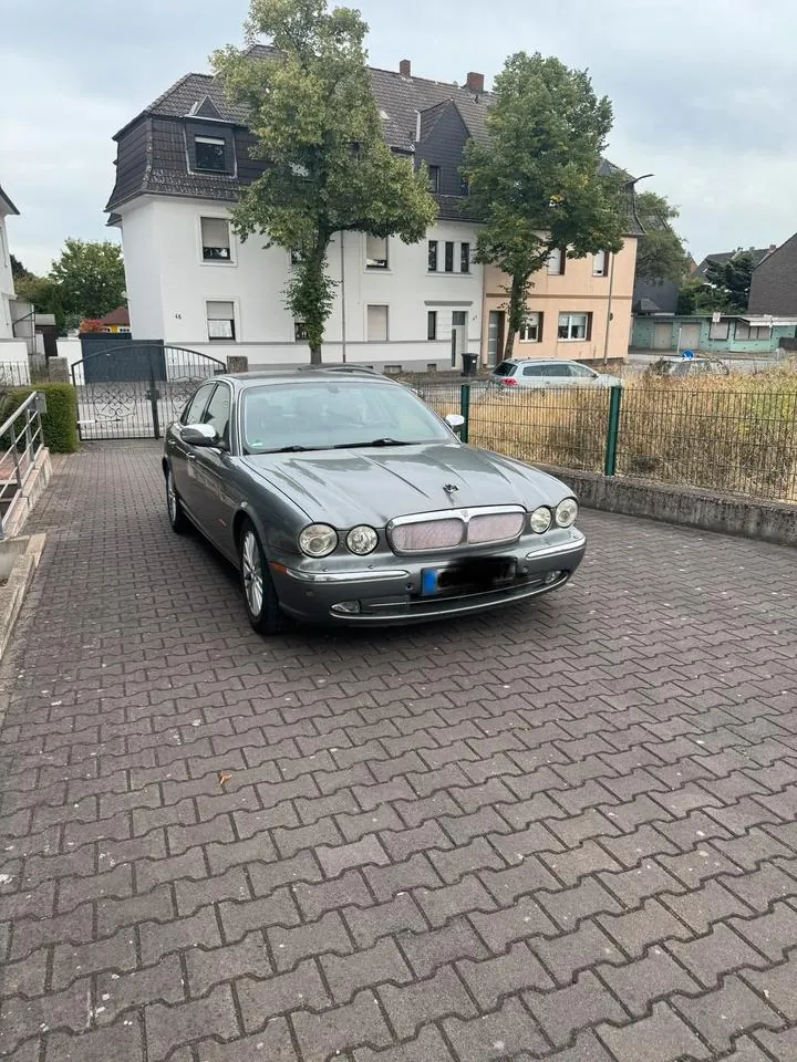 Jaguar Xj6