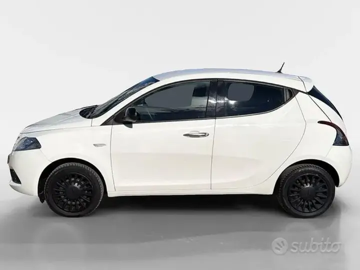 Lancia Ypsilon 2022 photo 2