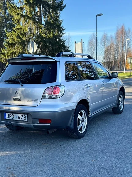 Mitsubishi Outlander 2004 photo 3