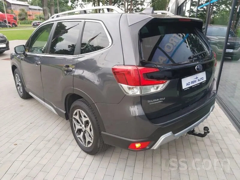 Subaru Forester 2023 photo 2