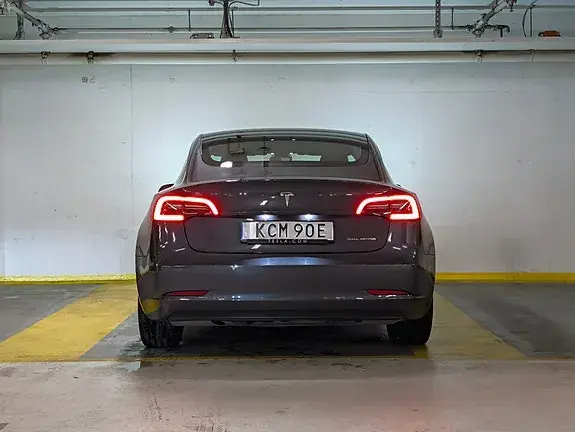Tesla Model 3 2022 photo 3