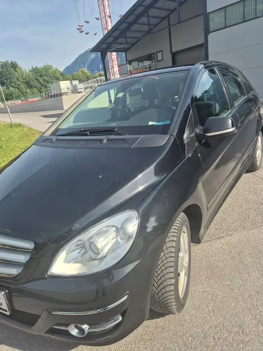 Mercedes-Benz B-Class 2009 photo 2