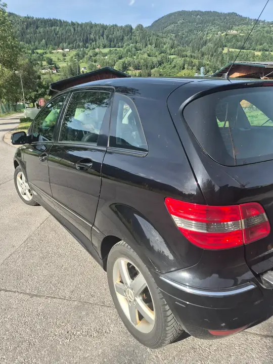 Mercedes-Benz B-Class 2009 photo 3
