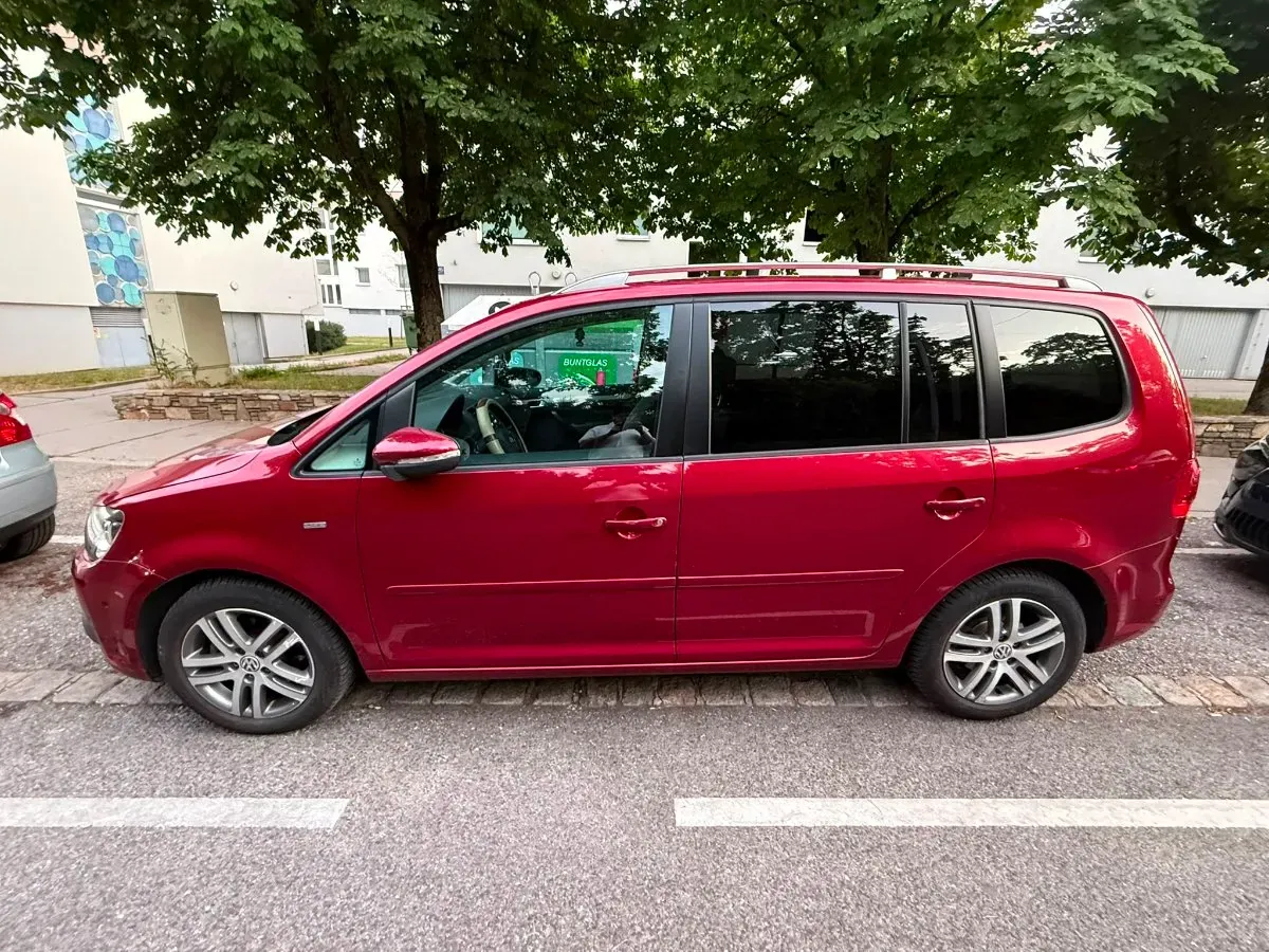 Volkswagen Touran 2014 photo 3