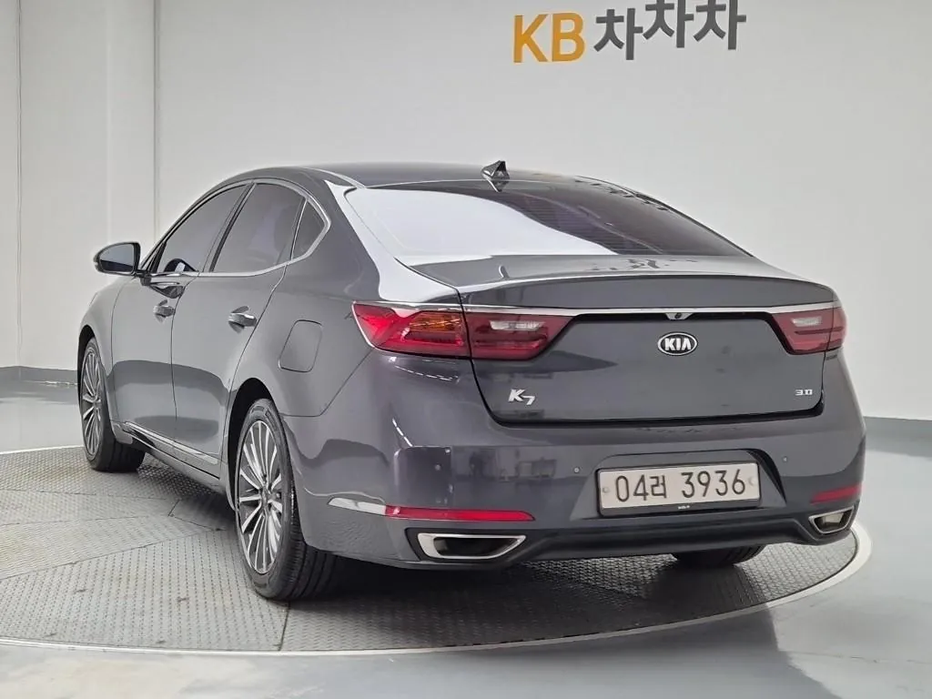 Kia K7 2018 photo 2
