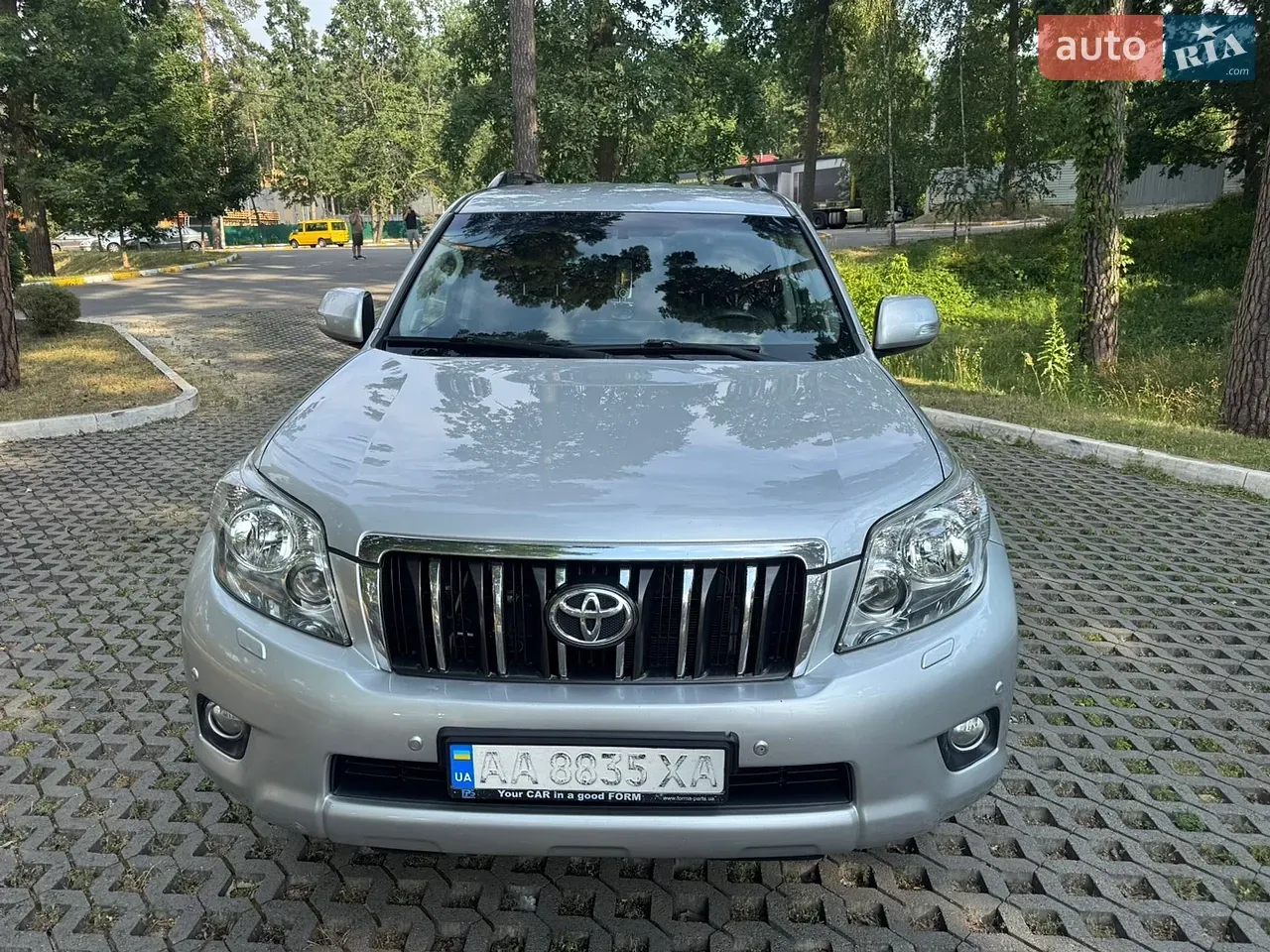 Toyota Land Cruiser Prado 2013 photo 2