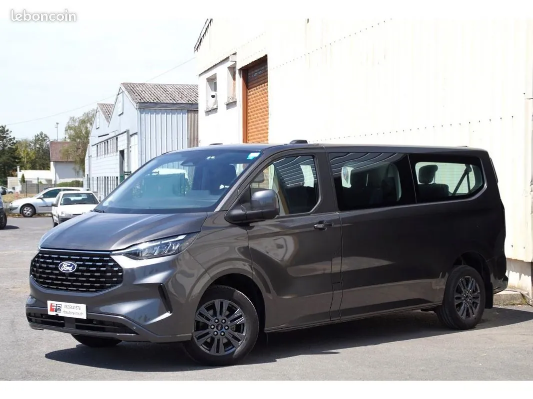 Ford Tourneo Custom 2024 photo 2