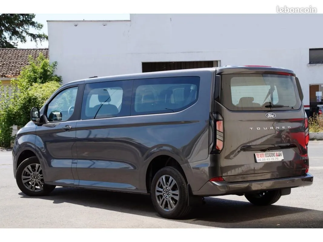 Ford Tourneo Custom 2024 photo 3