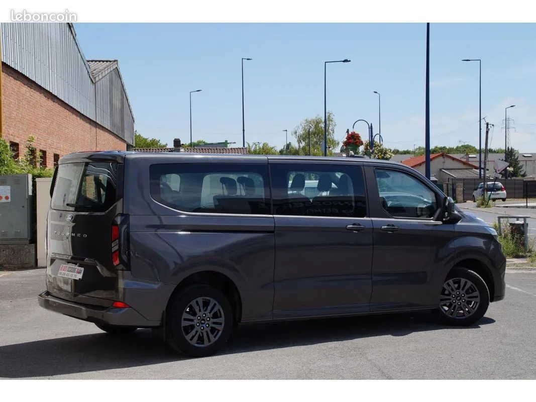 Ford Tourneo Custom 2024 photo 4
