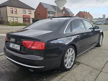 Audi A8 2013 photo 2