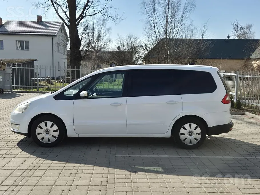 Ford Galaxy 2009 photo 4