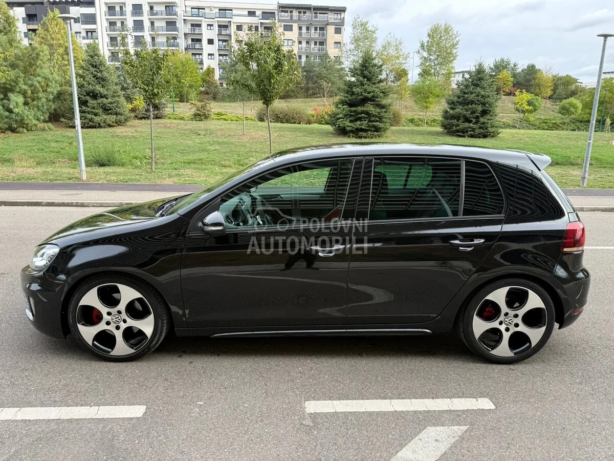 Volkswagen Golf 2010 photo 5