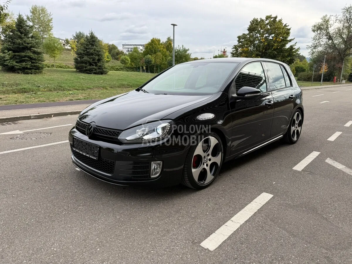 Volkswagen Golf 2010 photo 4