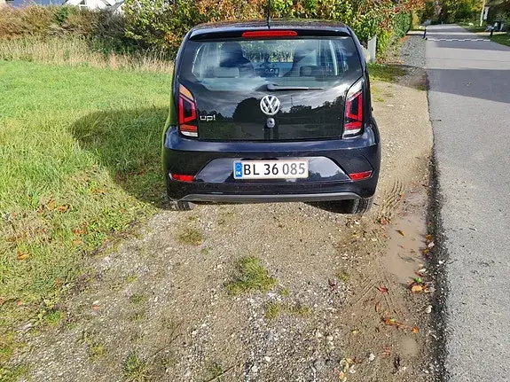 Volkswagen Up 2017 photo 2