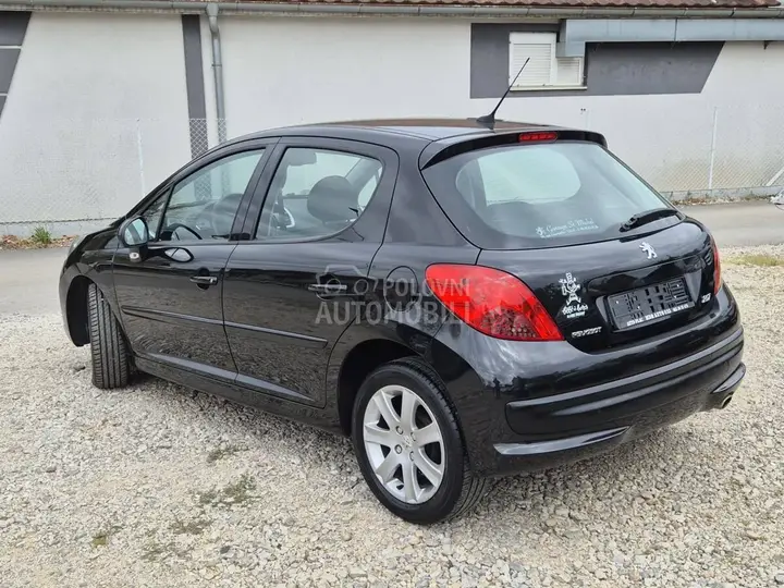 Peugeot 207 2008 photo 4