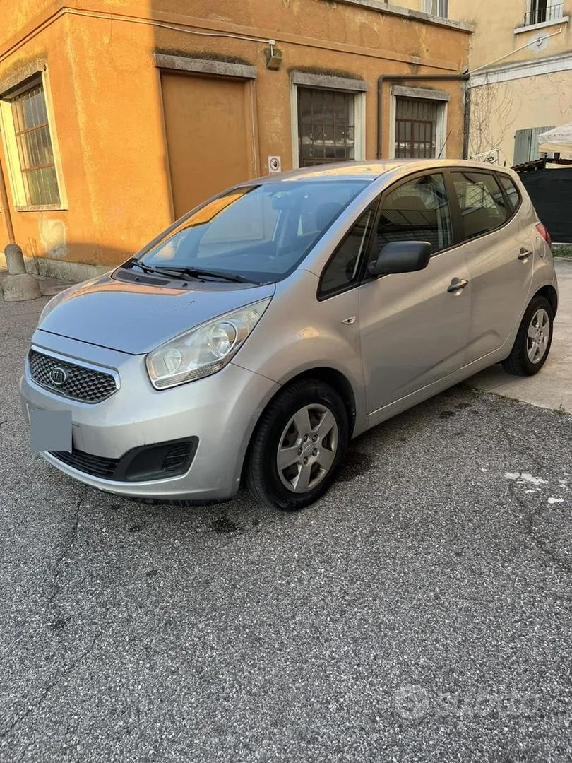 Kia Venga 2010 photo 2