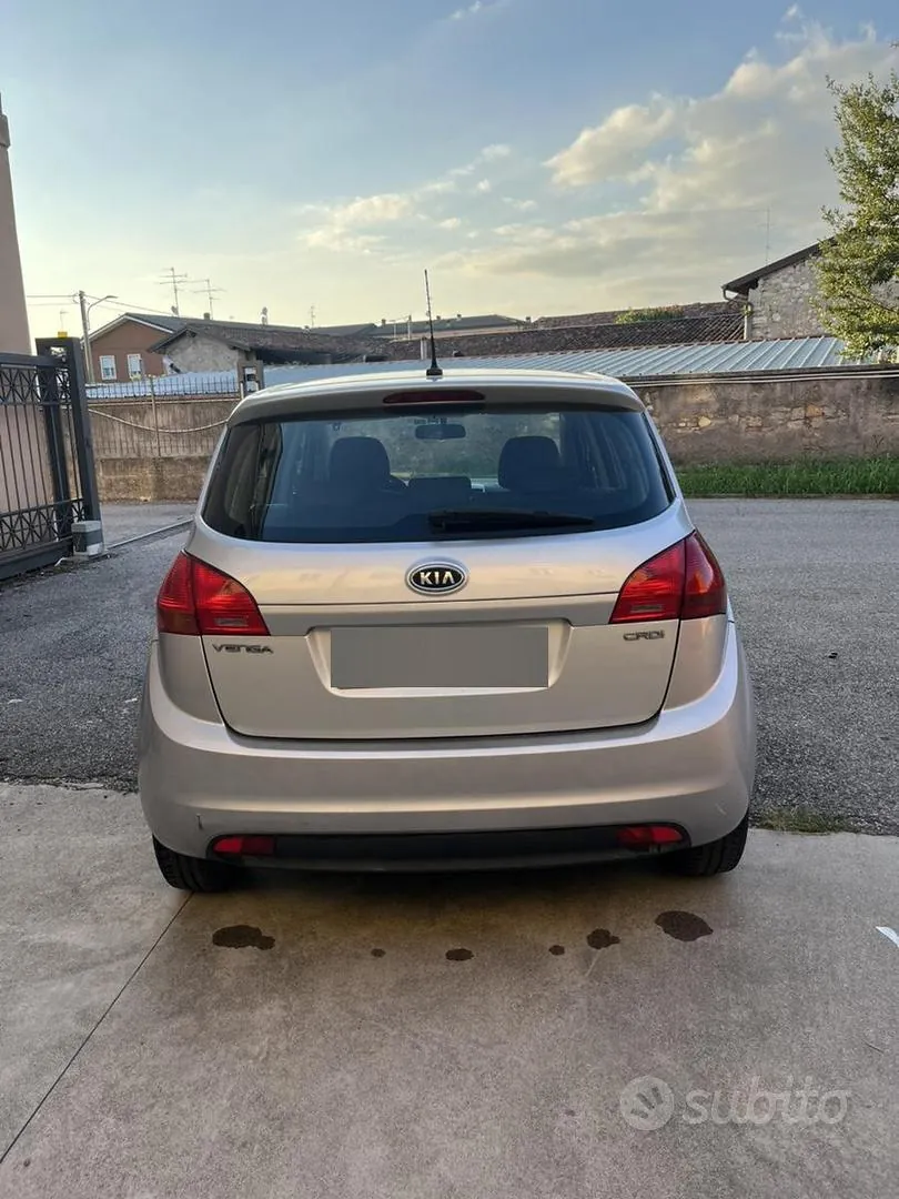Kia Venga 2010 photo 4