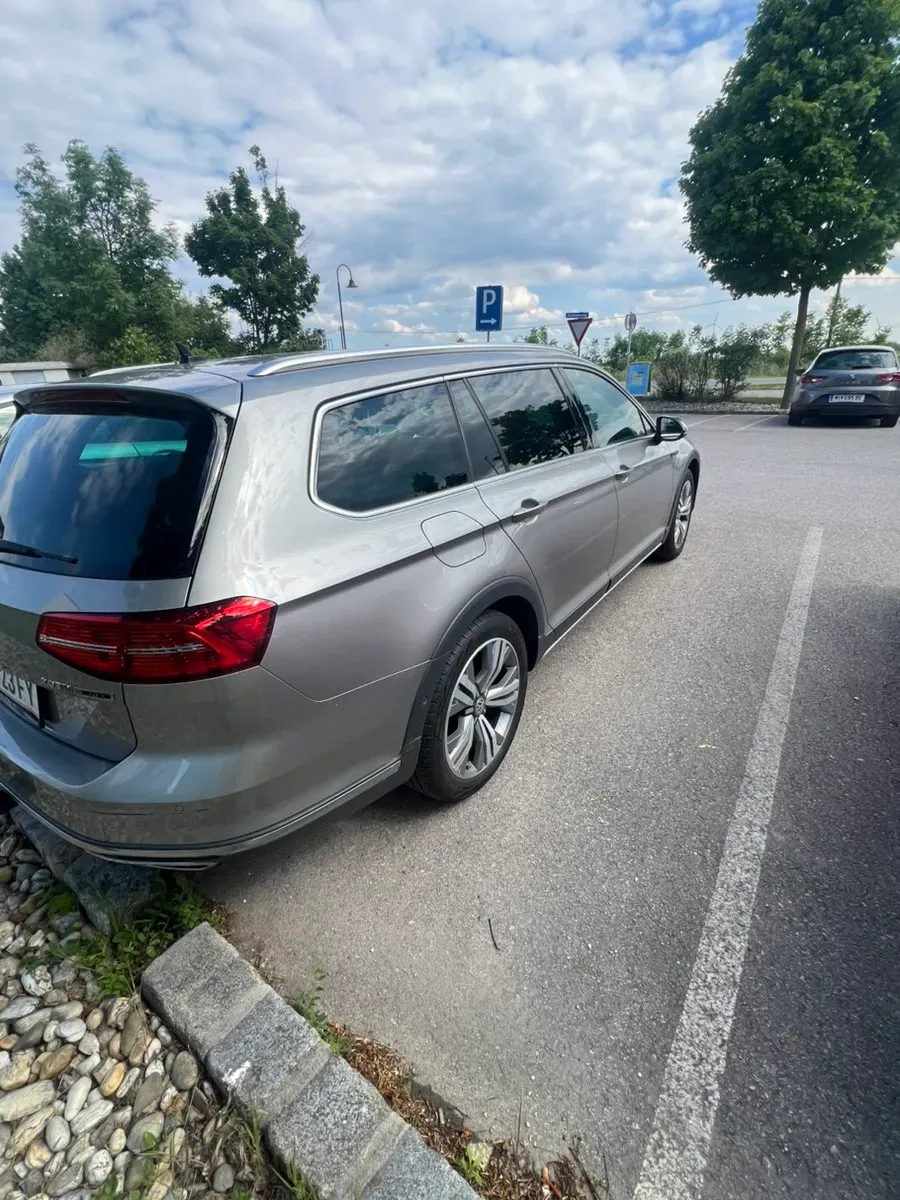 Volkswagen Passat 2015 photo 2