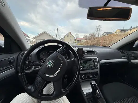 Skoda Octavia 2013 photo 5
